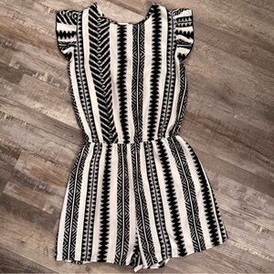 Black & White Tribal Print Romper | Flutter Sleeve | Tie Back | Size Small